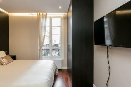 Appartement Charmant studio neuf proche des Invalides  à Paris Extérieur photo