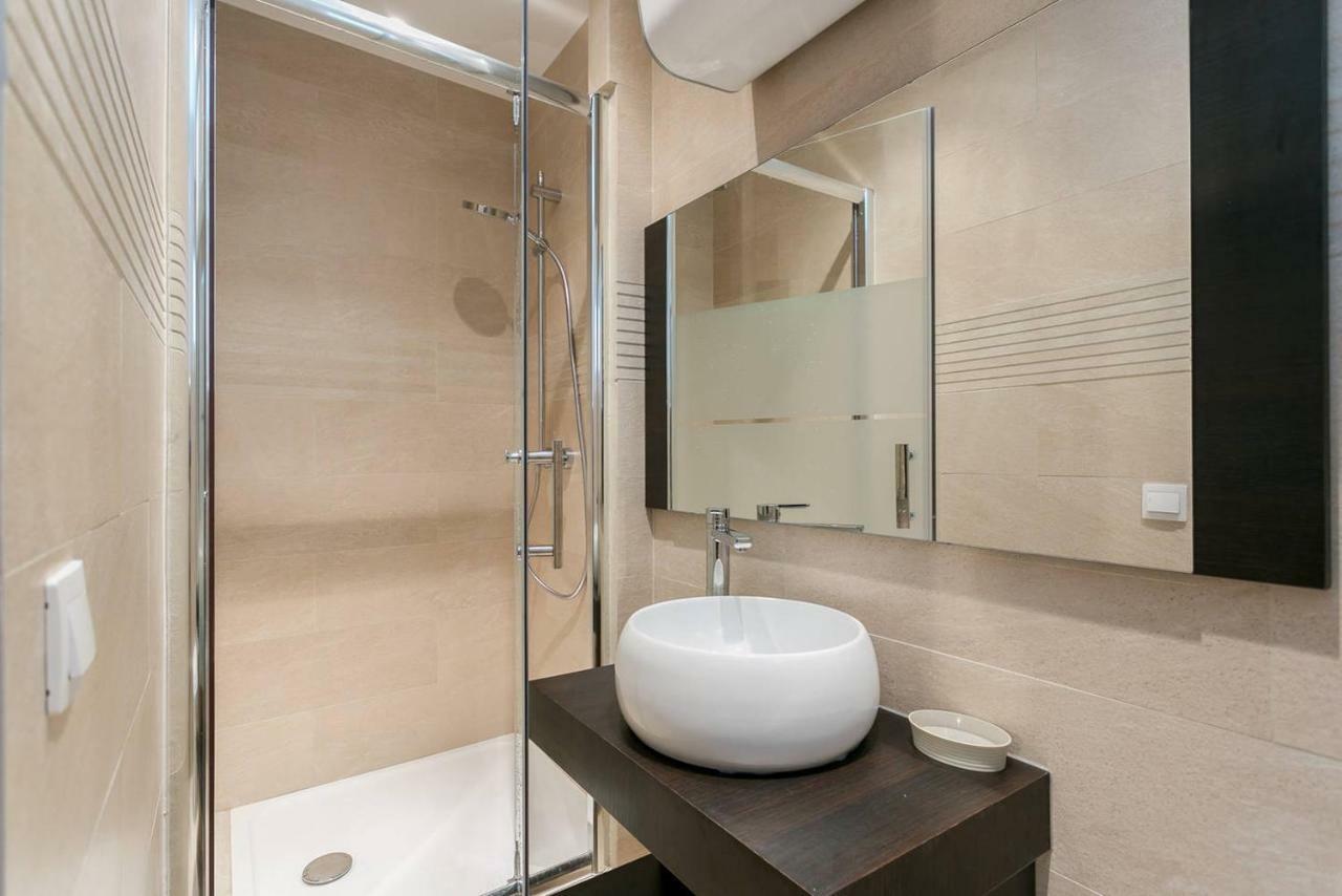 Appartement Charmant studio neuf proche des Invalides  à Paris Extérieur photo