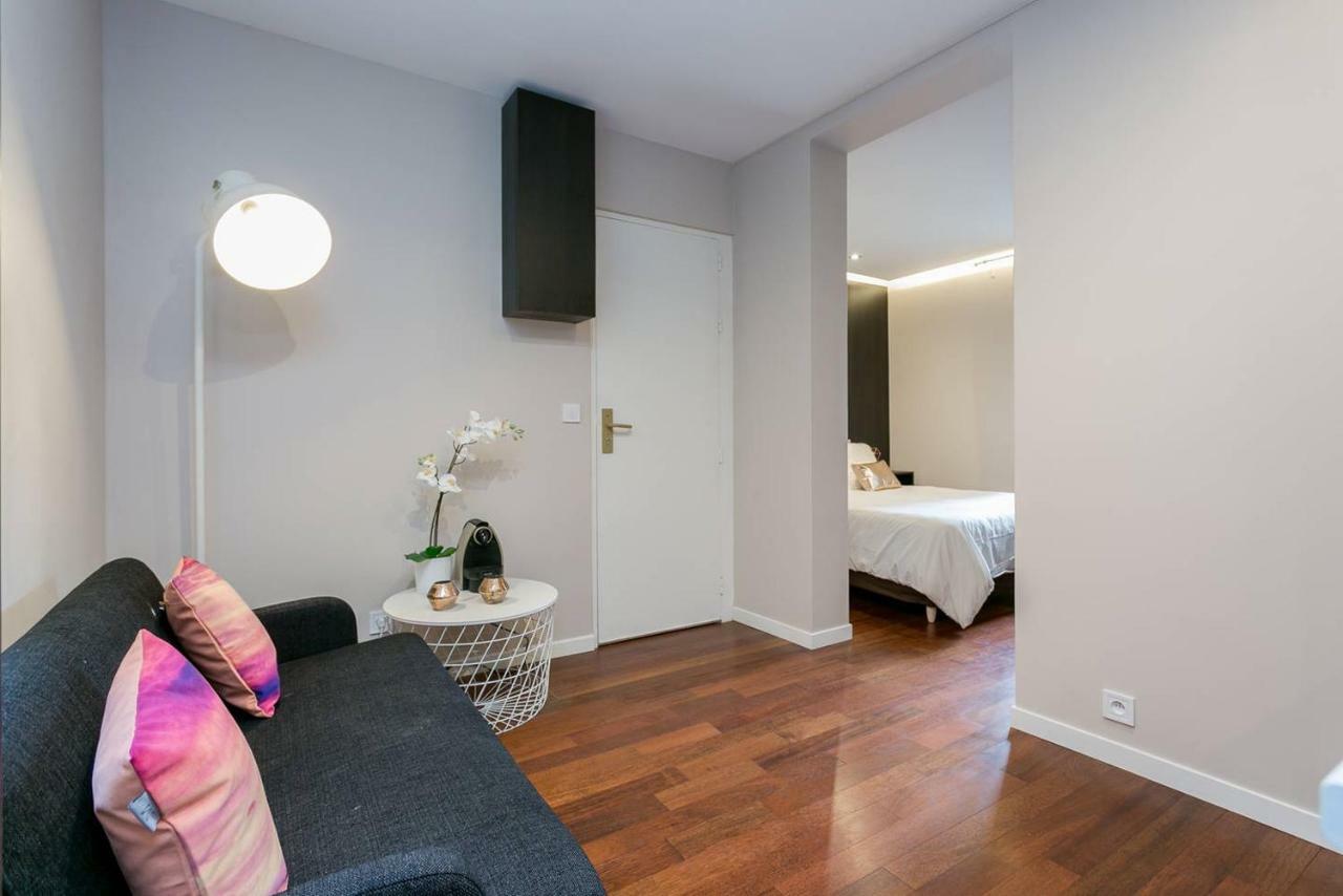 Appartement Charmant studio neuf proche des Invalides  à Paris Extérieur photo